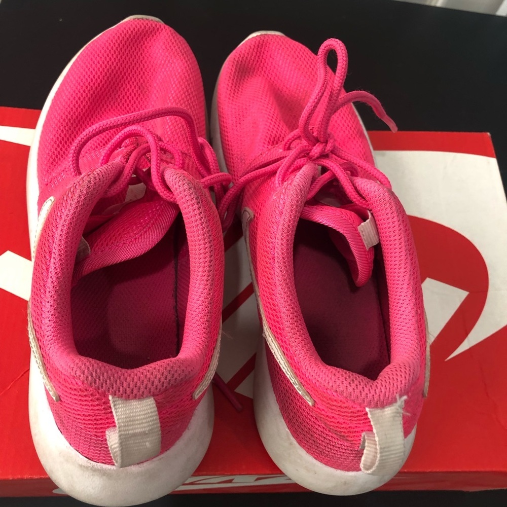 Nike Roshe Girls Size 2Y - Picture 4 of 4